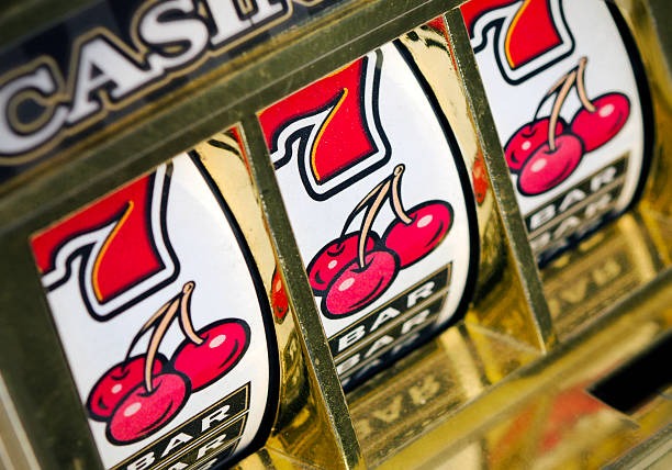 ernita 4d live-dealer blackjack table on mobile screen